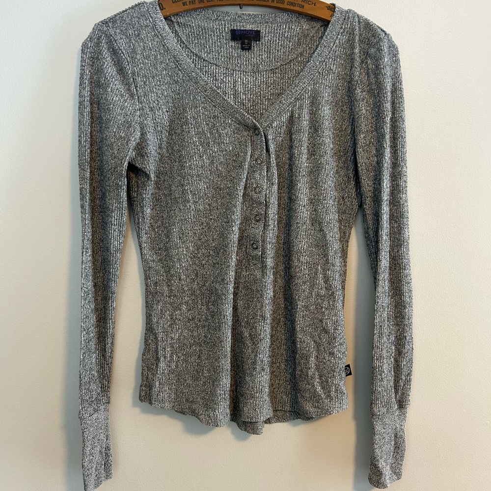 Move by Ardene medium grey vneck Button-Down long sleeve Top